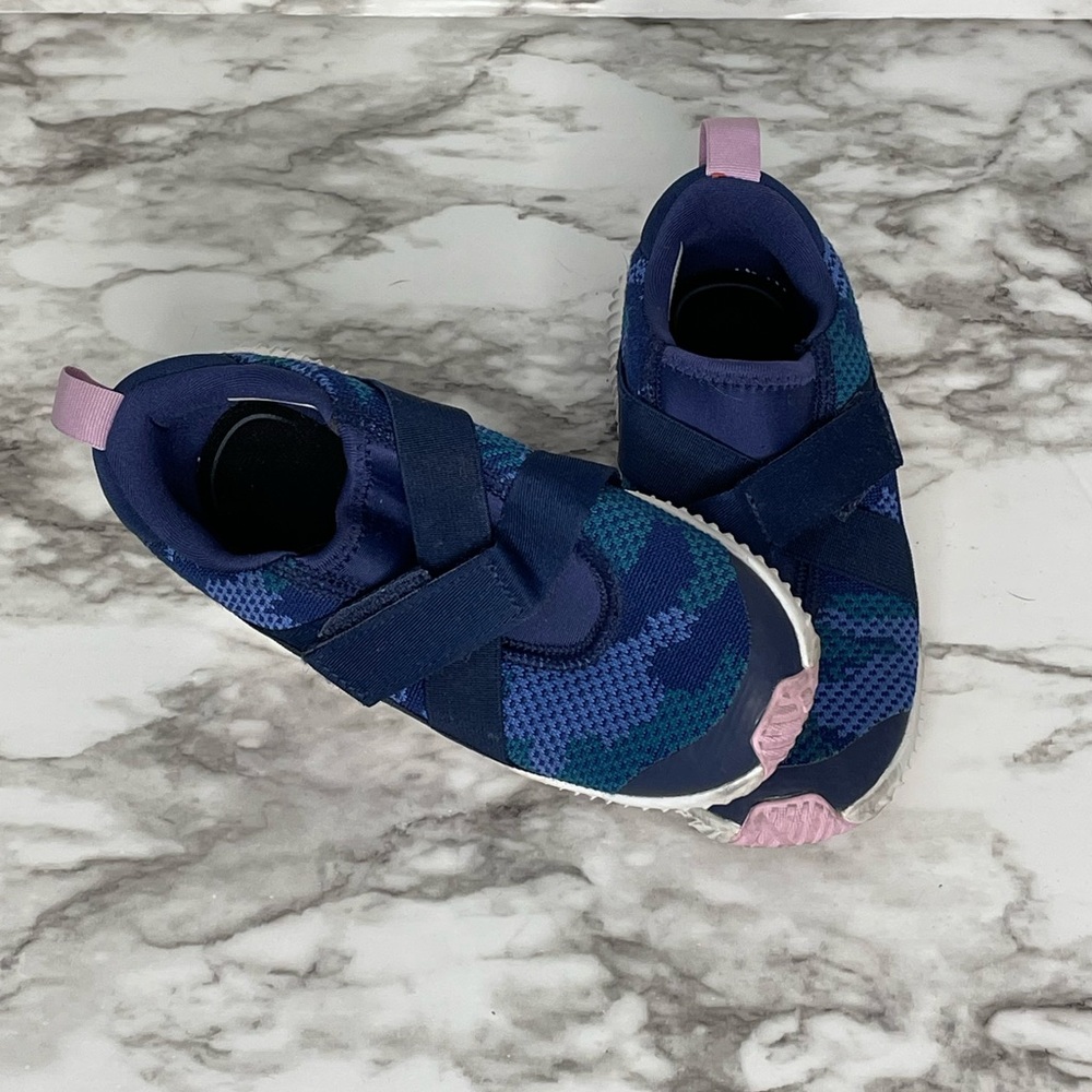 Girls Adidas slip ons